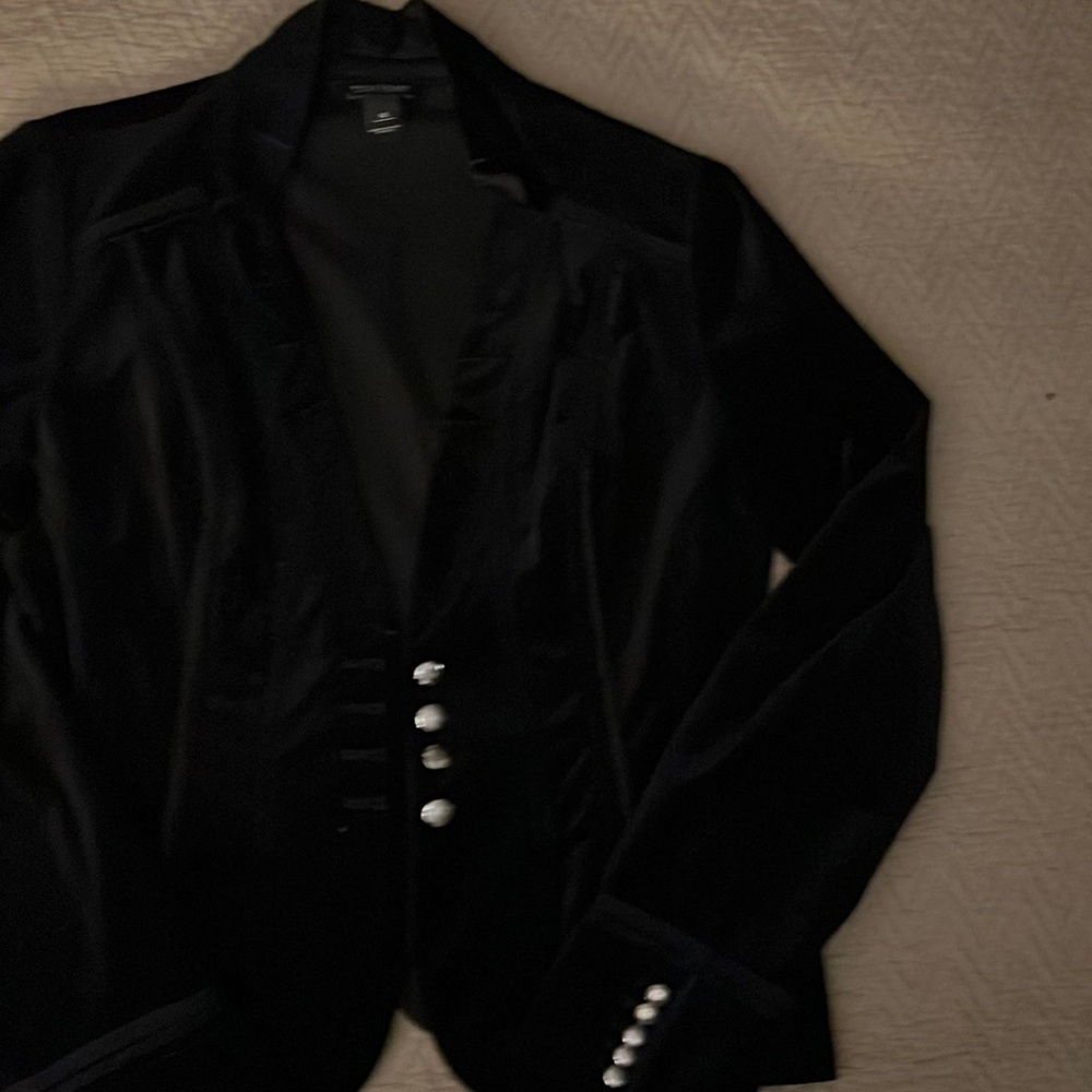 Black velvet Sz 14 White House/Black Market mid-waist tailor jacket